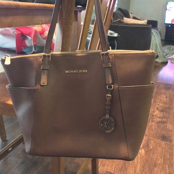 Michael Kors Handbags - Micheal kors purse